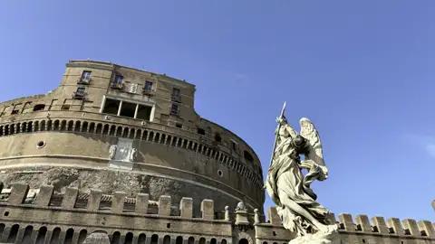 Einer der vielen Höhepunkte, die Rom zu bieten hat: die Engelsburg. Auf unserer Städtereise für Singles und Alleinreisende kommen wir auch hier vorbei.