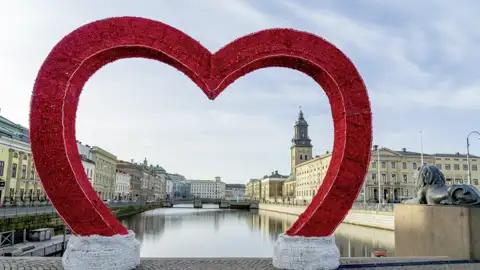 Gemeinsam erkunden wir auf unserer Städtereise die Sehenswürdigkeiten Göteborgs, zum Beispiel den Großen Hafenkanal und die stattlichen Bürgerhäuser.