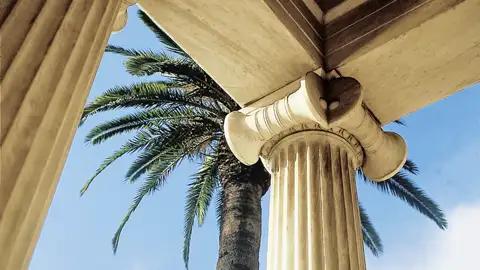 Tempel und Palmen: Auf Zypern treffen Urlaubsflair und viele historische Fußspuren zusammen; wir erleben es auf dieser einwöchigen Studienreise.