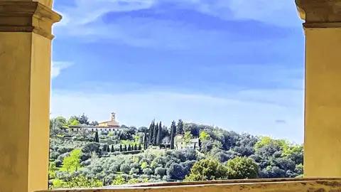 Die berühmte Landschaft der Toskana ist in der Renaissance entstanden - und in der Medici-Villa Poggio a Caiano verfallen auch wir ihrem Zauber auf unserer Studienreise durch die Toskana, Umbrien und nach Urbino.