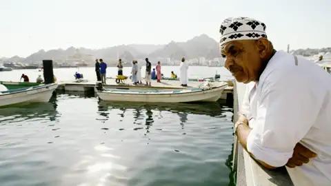 Auf unserer zwölftägigen Studienreise durch die Vereinigten Arabischen Emirate und den Oman kommen wir auch nach Maskat.