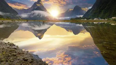 Was für ein Bild vom Milford Sound! Wenn Ihnen eine solche Aufnahme während unserer 25-tägigen Studienreise Australien-Neuseeland - zum Kennenlernen gelingt, schicken Sie das Foto bitte ein!