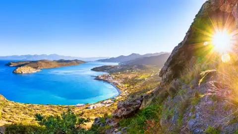 Auf unserer Wanderreise auf Kreta haben wir ausreichend Gelegenheiten, die herrliche Natur der Insel aktiv zu genießen. Rund um Elounda wandern wir auf einem alten Eselspfad mit Blick auf Spinalonga.
