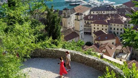 Die beeindruckende Bucht von Kotor (UNESCO-Welterbe): einer der Höhepunkte unserer achttägigen Studienreise durch Montenegro.