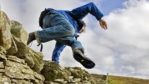 Typisch in schottischer Landschaft auf unserer Rundreise durch die Highlands: die Trockensteinmauern zur Begrenzung von Ländereien und Anwesen.