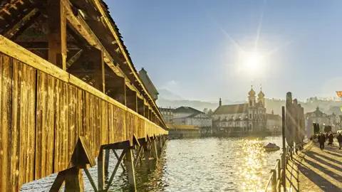 Auf unserer Silvesterreise erkunden wir die Stadt Luzern, von der man über die berühmte Kapellbrücke spazieren kann