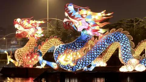 Auf unserer Gruppenreise feiern wir das chinesische Neujahr in Hongkong und finden heraus, was der chinesische Drache für ein besonderes Symbol ist