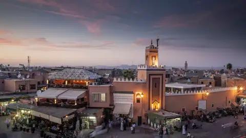 Auf unserer Silvesterreise nach Marrakesch lassen wir die Tage mit der romantischen Stimmung am Abend und den atemberaubenden Flair der Stadt ausklingen
