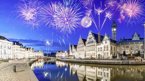 Bestaunen Sie das Feuerwerk über Gent auf ihrer Silvesterreise.