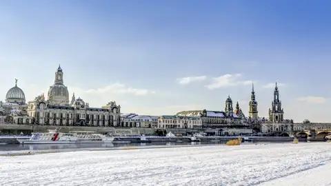 Genießen Sie den berühmte Canaletto-Blick im Winter auf Ihrer Gruppenreise nach Dresden.