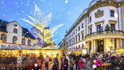Auf unserer Silvesterreise in Wisbaden genießen wir die verzauberte Stimmung mit Vorfreude auf einen guten Start ins nue Jahr
