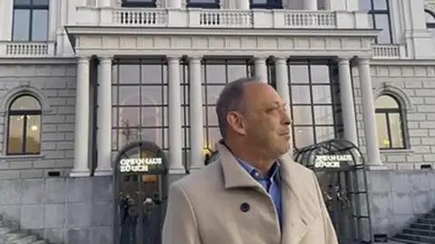 Auf unserer Gruppenreise mit Studiosus erklärt uns Torsten Flaig erstaunliches zu Festspielen und Aufführungen in den bedeutenden Musikzentren der Welt.