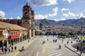Einer der Höhepunkte der 21-tägigen klassischen Studienreise durch Peru ist der Aufenthalt in Cusco: Auf den Resten der alten Inkahauptstadt erheben sich Kirchen und Paläste der Kolonialzeit - doch die Inka-Vergangenheit ist überall spürbar.