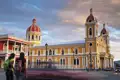 Eine der schönsten Städte ganz Zentralamerikas erwartet uns in Nicaragua: Granada am Nicaraguasee. Unser Hotel steht gleich gegenüber der Kathedrale am Hauptplatz.