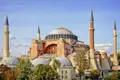 Das Wahrzeichen von Istanbul und eines der Highlights unserer Studiosus-Reise für Singles und Alleinreisende: die Hagia Sophia.