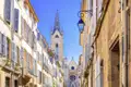 Aix-en-Provence ist der Inbegriff provencalischer Lebenslust. Die Heimatstadt von Paul Cézanne und Emile Zola versprüht einen unvergleichlichen Charme, dem Sie während unserer Studiosus-Reise für Singles und Alleinreisende durch die Provence garantiert erliegen werden.