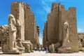 Der geheimnisvolle Tempel des Amun von Karnak ist eine der größten Tempelanlagen weltweit. Bei unserer  klassischen Studienreise durch Ägypten nehmen wir uns viel Zeit für das eindrucksvolle Labyrinth aus Säulen, Pfeilern, Obelisken und Pylonen.