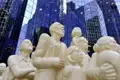 Unsere 13-tätgie Studiosus-Reise nach Kanada - Impressionen im Osten führt uns u.a. nach Montreal: Wir sehen hier die weltbekannte Skulptur La Foule illuminee - Das aufgeklärte Publikum.