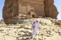 Auf unserer Reise zu den Höhepunkten von Bahrain, Saudi-Arabien und Katar kommen wir auch nach Hegra, oft auch Madain Saleh genannt.