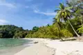 Auf unserer Rundreise durch Costa Rica entdecken Sie im Nationalpark Manuel Antonio die faszinierende Flora und Fauna. Weiße Sandstrände, umspült von türkisblauem Wasser, bieten eine paradiesische Kulisse – ein Karibiktraum am Pazifik.