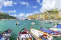 Malerisch präsentiert sich auf unserer smart&small-Reise das kleine Städtchen Portovenere an der Riviera del Levante nahe der Cinqueterre. Wir besuchen die gotische Kirche San Pietro, die sich über den Klippen erhebt.