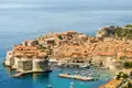 Uns bezaubert auf unserer Rundreise in Kroatien die Altstadt von Dubrovnik (UNESCO-Welterbe). Wir streifen durch die Gassen und erkunden das Franziskanerkloster, den alten Hafen und andere Kulturschätze.