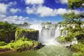 Auf unserer Studienreise durch Brasilien - das Wunderland am Zuckerhut - besuchen wir auch die 2,7 km breiten Wasserfälle von Iguazú (UNESCO-Welterbe).