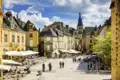Wie aus einem Guss und ganz in Ockertönen präsentiert sich die Altstadt von Sarlat im Périgord, einer unserer Übernachtungsorte. Besonders stimmungsvoll geht es hier zu, wenn der Markt stattfindet – den wir auf unserer Rundreise natürlich auch besuchen.