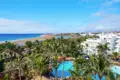 Auf dieser Studiosus-Reise ist auf Lanzarote das komfortable Hotel Hipotels La Geria am Strand von Puerto del Carmen Ausgangspunkt, um die Insel auf Ausflügen zu entdecken.