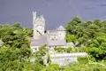 Auf unserer Irland-Rundreise tauchen wir in Glenveagh Castle in die Welt des Adels ein. Das prächtige Herrenhaus mit Zinnen wurde erst in den 1870er-Jahren erbaut und liegt heute inmitten des Glenveagh-Nationalparks.