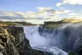 Auf unserer Naturerlebnis-Studienreise durch Island beeindruckt uns natürlich auch der tosende Dettifoss-Wasserfall.