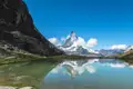 Auf dem Programm dieser acht- bzw. zehntägigen Studienreise durch die Schweizer Bergwelt stehen faszinierende Landschaftserlebnisse. Hier spiegelt sich das Matterhorn im Stellisee.