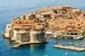 Uns bezaubert auf unserer Rundreise in Kroatien die Altstadt von Dubrovnik (UNESCO-Welterbe). Wir streifen durch die Gassen und erkunden das Franziskanerkloster, den alten Hafen und andere Kulturschätze.