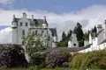 Blair Castle, ein Schloss in einem  wunderschönen Park in der Grafschaft Perthshire, ist ein  Ausflugsziel auf unserer Rundreise durch Schottland.