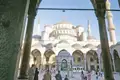 Der Hof vor der Blauen Moschee, die wir auf unserer Städtereise Istanbul auch besuchen