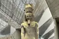 Auf unserer Gruppenreise tauchen wir in die alten Geschichten von Ägypten ein und erfahren die Hintergründe der Ramses Statue