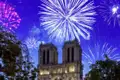 Bewundern Sie das Feuerwerk über Notre Dame in Paris auf Ihrer Gruppenreise.