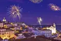 Auf unserer Event-Reise begrüßen wir mit einem farbenfrohen Feuerwerk über Lissabon das neue Jahr.