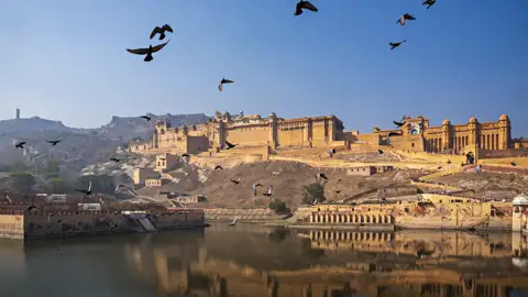 Natürlich besuchen wir die Festung Amber bei Jaipur ausführlich auf unserer Studienreise Rajasthan – Auszeit im Land der Maharadschas.