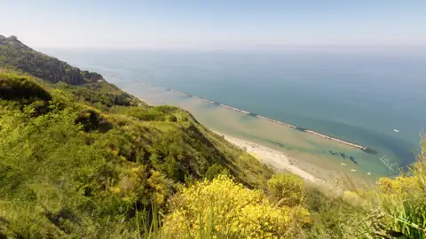 Landschaftlich besonders reizvoll ist die Küste der Marken am Monte Conero. Auf unserer smart&small-Rundreise haben wir Zeit, die Schönheit der Gegend zu genießen.