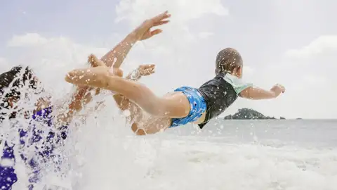 Spaß am Strand darf auch nicht fehlen auf unserer neuntägigen Familienreise Sri Lanka - Elefantenherden und Affenbanden.