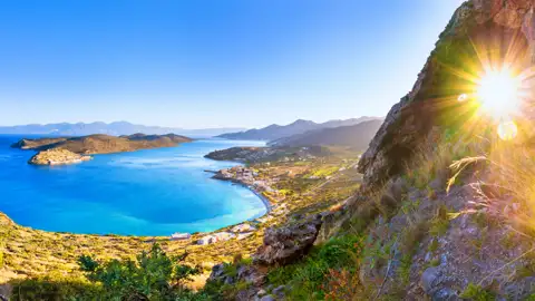 Auf unserer Wanderreise auf Kreta haben wir ausreichend Gelegenheiten, die herrliche Natur der Insel aktiv zu genießen. Rund um Elounda wandern wir auf einem alten Eselspfad mit Blick auf Spinalonga.