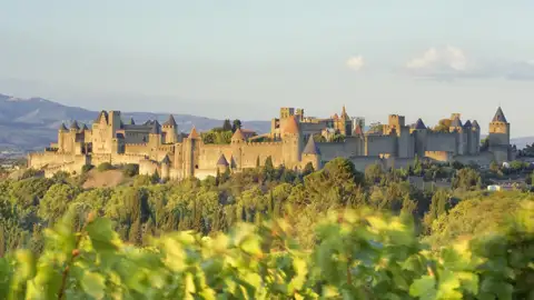Die befestigte Stadt Carcassonne mit ihren Türmen und Mauern - eines der vielen Ziele auf unserer zehntägigen Studienreise in das Languedoc und ins Roussillon.