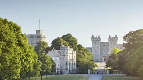 Windsor Castle, eine Hauptresidenz der britischen Monarchen, mit dem Runden Turm und Parkanlage. Ein echtes Highlight unserer Gruppenreise.