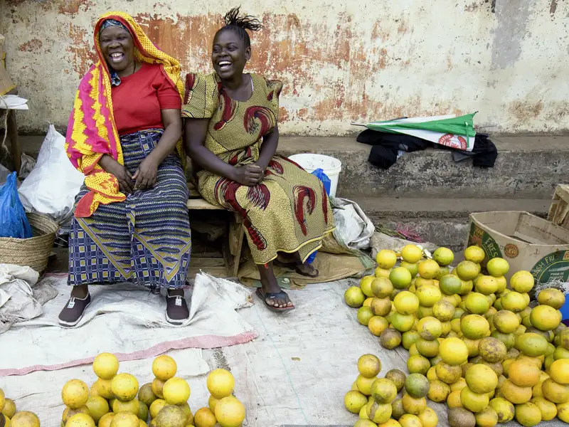 Während unserer 12-tägigen Studienreise durch Tansania haben Sie auf ländlichen Märkten immer wieder die Gelegenheit zu Begegnungen mit der einheimischem Bevölkerung und können die Produkte des Landes käuflich erwerben.