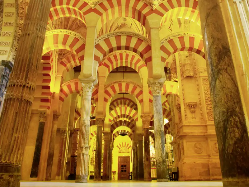 Unsere Rundreise durch Andalusien führt uns auch zur berühmten Mezquita in Córdoba, einst Hauptmoschee der Kalifen.