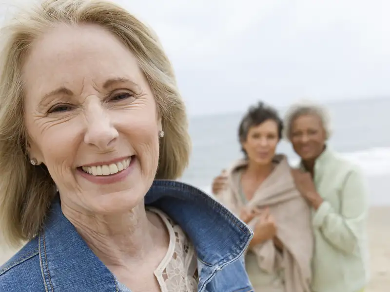 Badefreuden mit einer frischen Brise am Strand können Sie bei unserer Studienreise mit Muße durch Jordanien sowohl am Toten Meer als auch am Roten Meer Meer genießen!