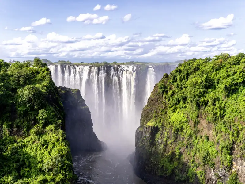 Die grandiosen Viktoriafälle in Simbabwe sind der würdige Abschluss einer eindrucksvollen Studienreise durch ein Stück authentisches Afrika.