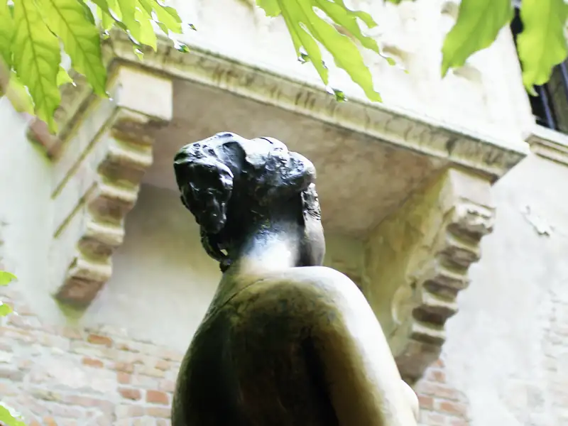 Verona ist auf ewig verbunden mit der dramatischen Liebesgeschichte von Romeo und Julia. Geschichte oder Wahrheit? Das erfahren wir auf unserer Studiosus-Reise direkt vor Ort.