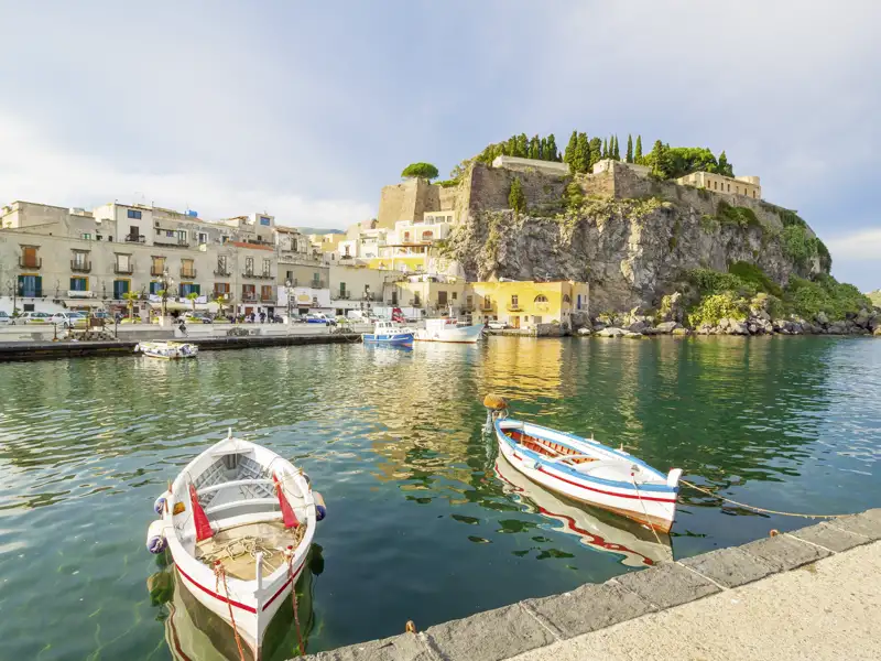 Auf unserer Wanderreise auf die Äolischen Inseln übernachten wir drei Nächte auf der Insel Lipari.
